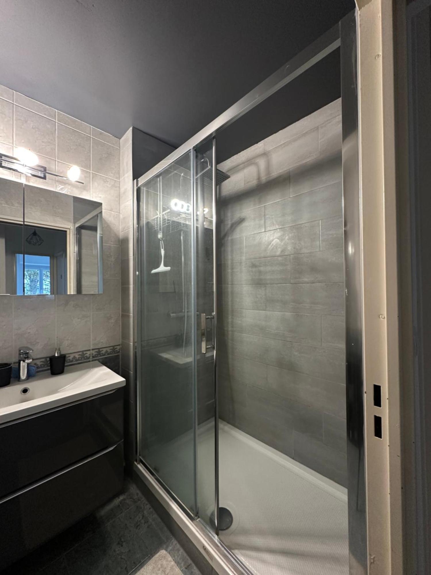 Le Beau Hugo Apartment Mainvilliers  Exterior photo